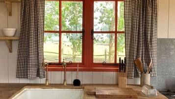 Shower, towels