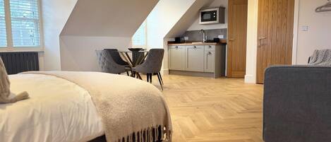 1 bedroom, WiFi, bed sheets