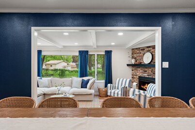 Soothing 5-bedroom house with AC in charming Willmar