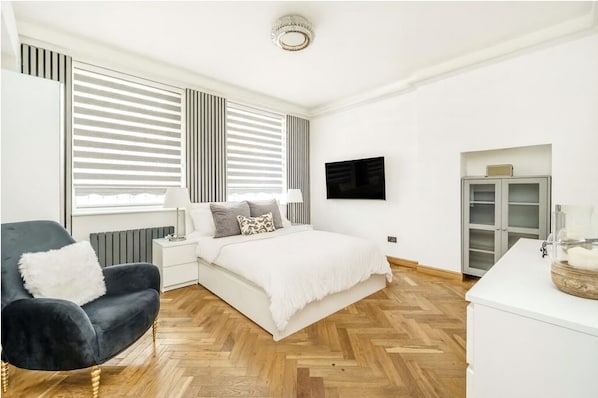 2 habitaciones, tabla de planchar con plancha, wifi y ropa de cama