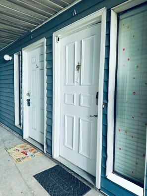 Exterior detail - Modern Guest Suite (South Salt Lake)