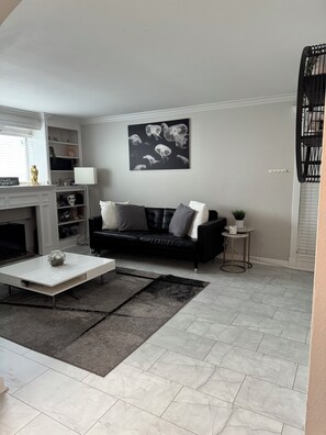 Living area - Modern Guest Suite (South Salt Lake)