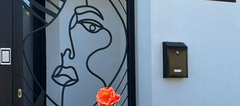 Olive Deluxe King Studio by Eclectic 6