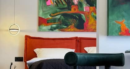 Olive Deluxe King Studio by Eclectic 6