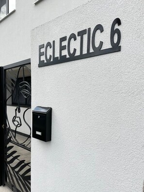 تفاصيل الفندق من الخارج