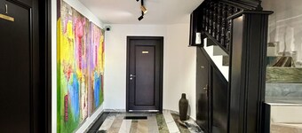 Oasis Deluxe Queen Studio by Eclectic 6