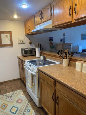 Micro-ondes, four, plaque de cuisson, lave-vaisselle