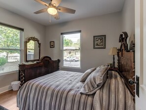 3 chambres, fer et planche à repasser, lit parapluie, Wi-Fi gratuit