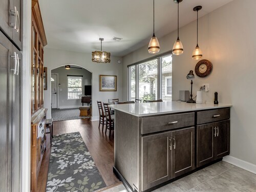 Modern Norman Bungalow 5 Min to OU Sleeps 6