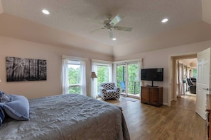 3 Schlafzimmer, Schreibtisch, Bügeleisen/Bügelbrett, kostenloses WLAN