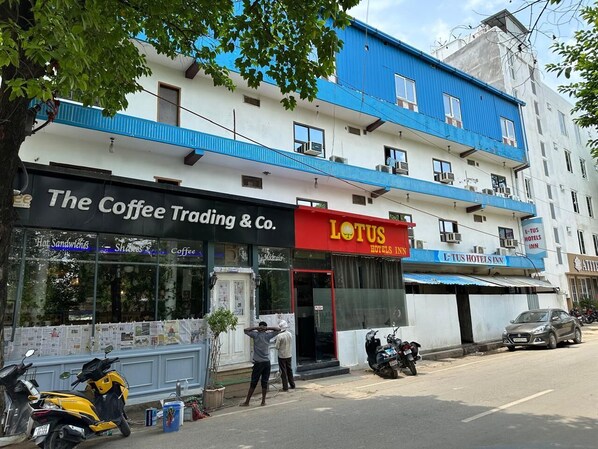 واجهة المنشأة