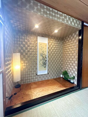 Interior - Japanese-Style Private House in Osaka 
Living with a Tea Room & Cozy Bar Corner (Osaka)