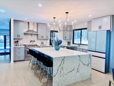 電子レンジ、コンロ、食器洗い機. The blissful house in Howard County with 3 bedrooms 3 bathrooms.