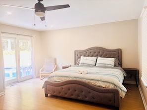 3 slaapkamers, een strijkplank/strijkijzer, wifi, beddengoed