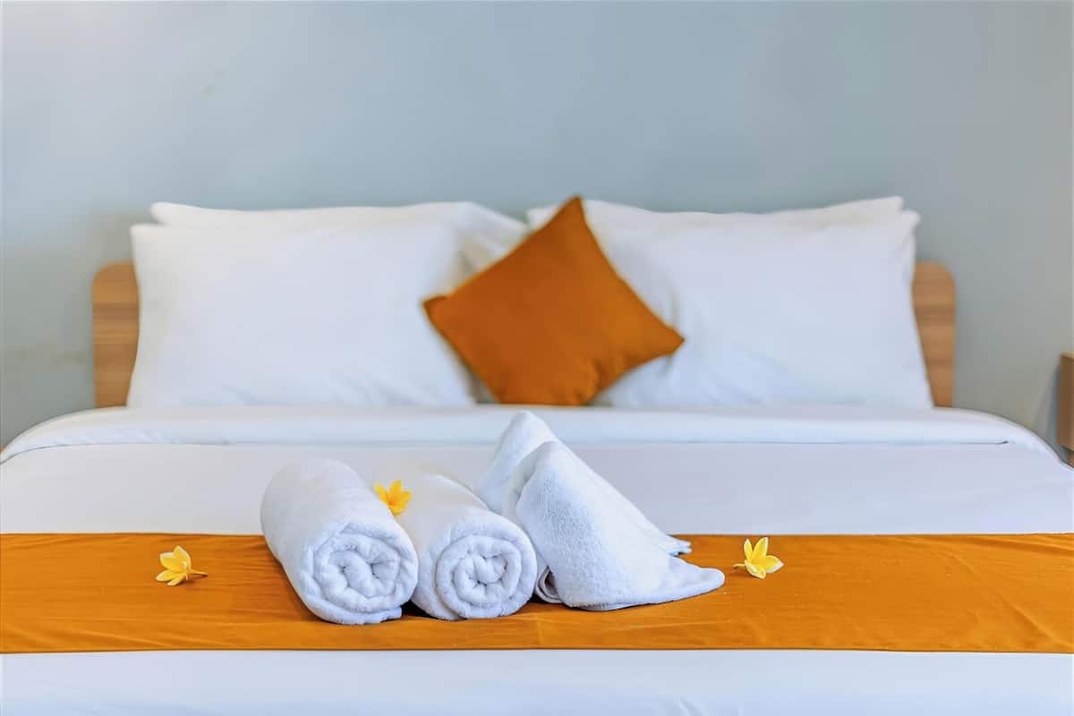 Deluxe Double Room, Balcony | Meja, Wi-fi percuma 