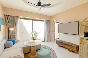 Villa, 1 soverom (Private) | Oppholdsområde | En 43-tommers LED-TV med Parabol-TV samt iPod-dokkingstasjon