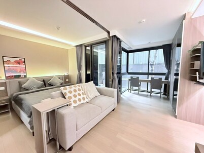 BTS Thong Lor Low-rise Condo City Center
