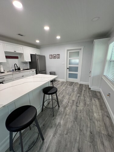 Charming 2-bedroom house in DeBary with AC- Close to highway andhiking Trail