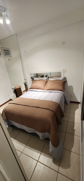1 bedroom, desk, iron/ironing board, free WiFi