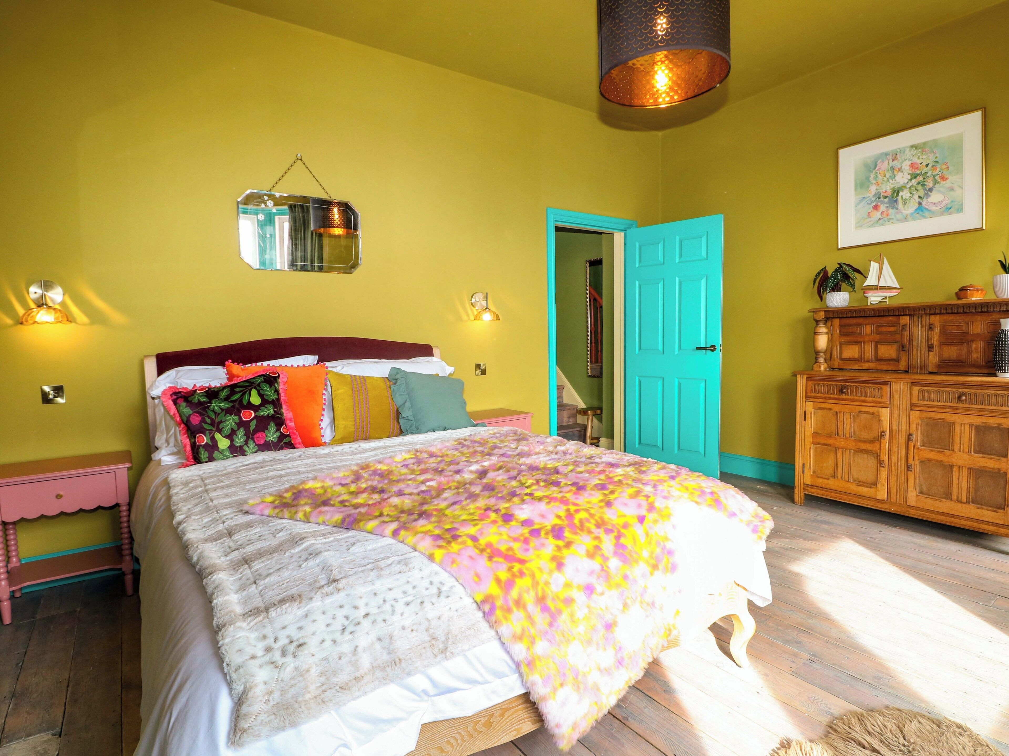 5 slaapkamers, individueel gedecoreerd, individueel gemeubileerd