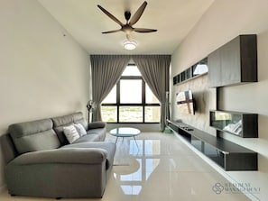 Căn hộ tiện nghi đơn giản, không hút thuốc, quang cảnh thành phố | Khu phòng khách