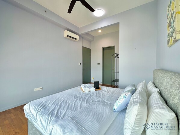 Comfort Apartment, Non Smoking, City View | Iron/ironing board, free WiFi