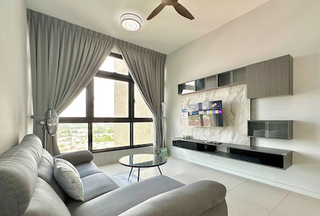 Comfort Apartment, Non Smoking, City View | Living area