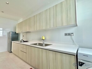 Design Apartment, 2 Bedrooms, Non Smoking, City View | Private kitchen | Fridge, microwave, stovetop