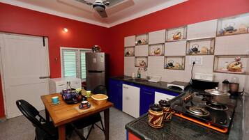 Family Villa | Private kitchenette | Full-sized fridge, rice cooker, mixer, cookware/dishes/utensils