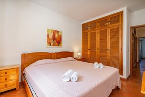 2 bedrooms, WiFi, bed sheets
