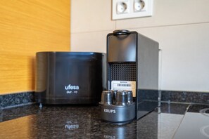 Kaffee und/oder Kaffeemaschine