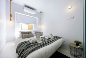 Unclassified image, 5 of 15, button - Cozy 1-bedroom house in the historic old town of Portimão, with an outdoor... (Portimão)