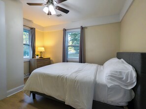 3 bedrooms, iron/ironing board, free WiFi, bed sheets