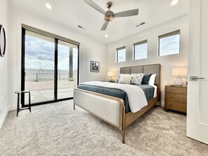 3 bedrooms, iron/ironing board, travel crib, WiFi