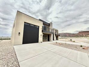 Exterior - Fox Hollow F2, family townhome in Kanab, Near Zion and Bryce (Kanab)