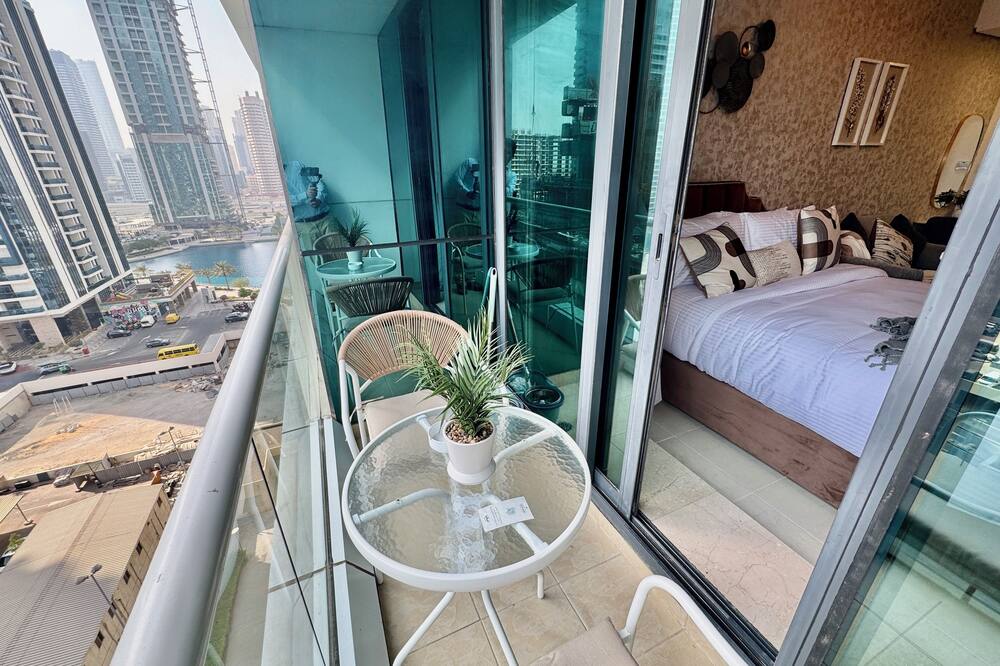 Cosmos Living Majestic Studio GCV2