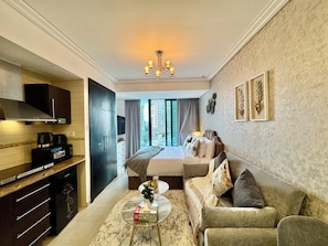 セーフティボックス (室内)、客室ごとに異なる装飾、客室ごとに異なるインテリア、遮光カーテン