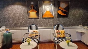 Sala de estar en el lobby