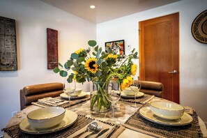 Dining - Contempo - Peaceful and Convenient (Santa Fe)