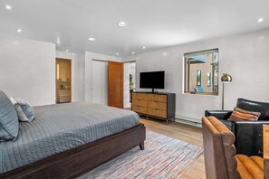1 bedroom, free WiFi - Peaceful and Convenient, Inviting Patio (Santa Fe)