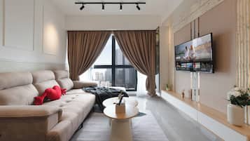 Blackout curtains, soundproofing, free WiFi
