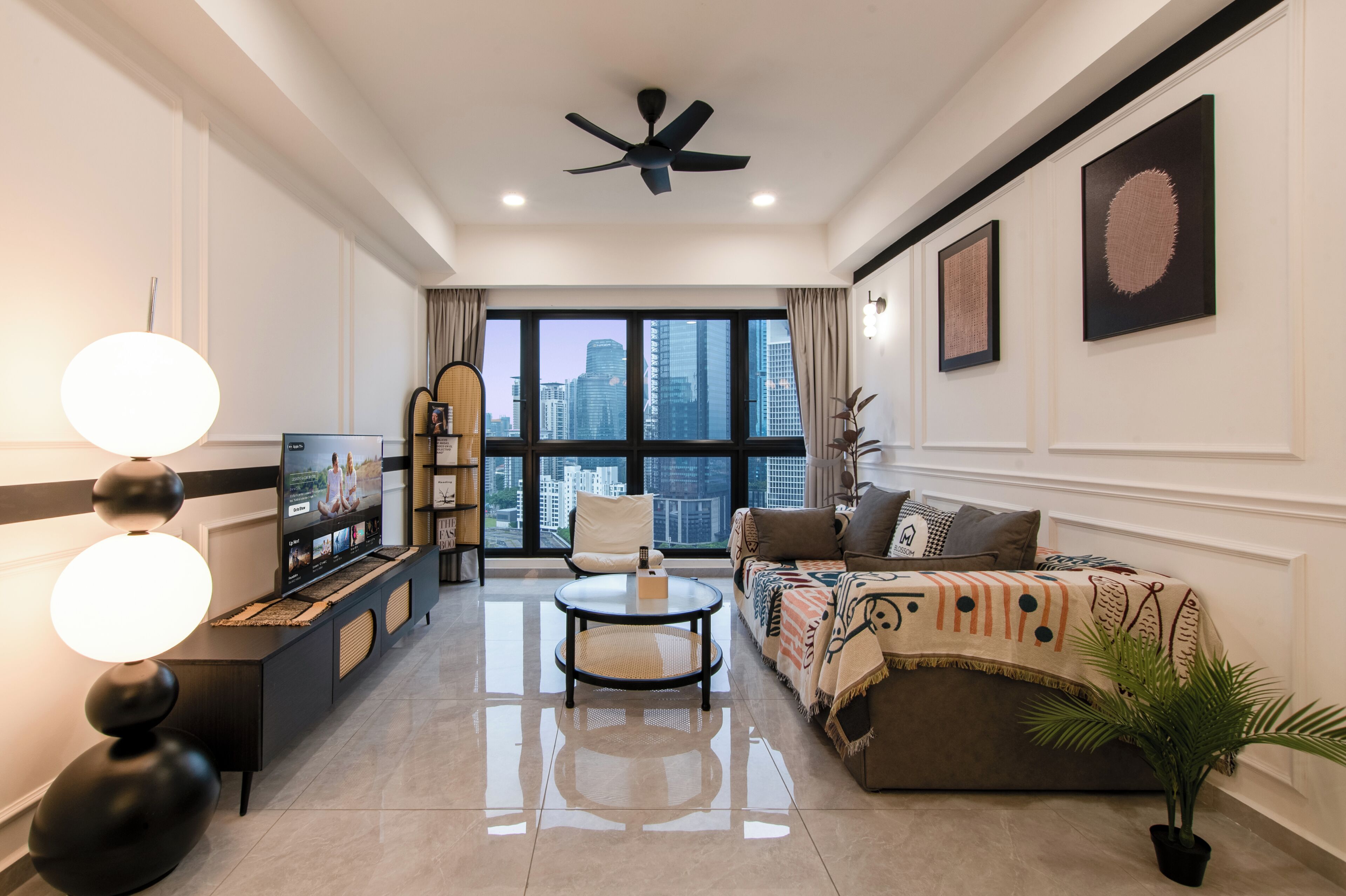 Premium Suite, 3 Bedrooms, Kitchen, City View | Living area