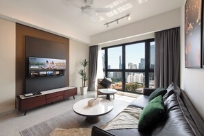 Superior Suite, 2 Bedrooms, Kitchen, City View