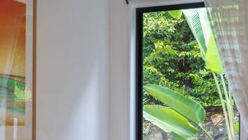 3 slaapkamers, een strijkplank/strijkijzer, internet, beddengoed