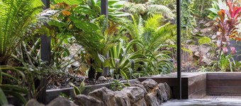 Emerald Beach | Retro 3BR Retreat
