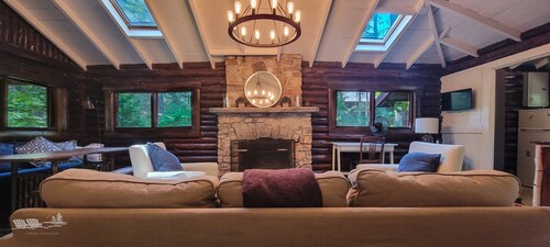 The Hideout: Renovated 1920s Log Cabin in Sprucewold with Association Beach Access & Modern Style