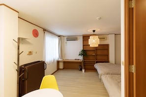 House | Free WiFi