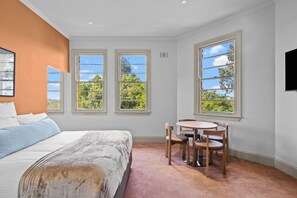 Firemannsrom – familie, 2 queensize-senger, ikke-røyk | Strykejern/-brett og wi-fi (inkludert)