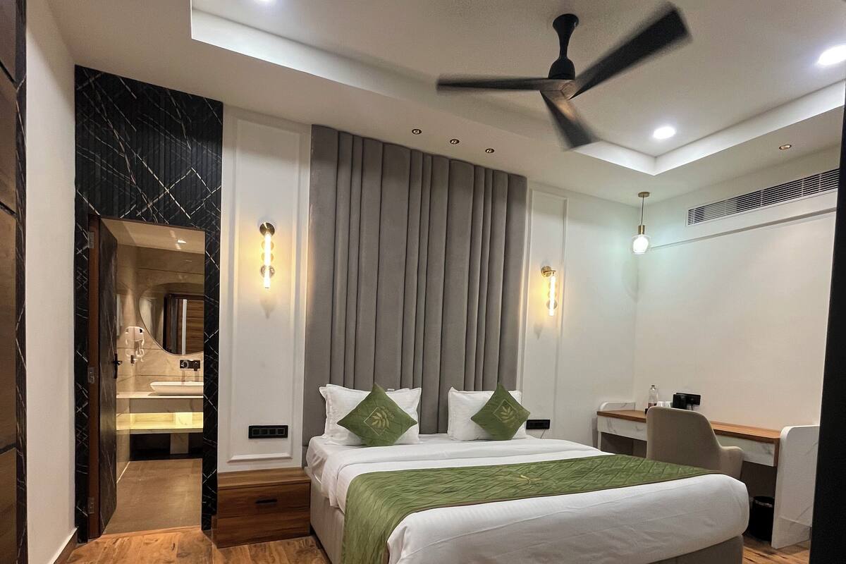 Executive Studio Suite
