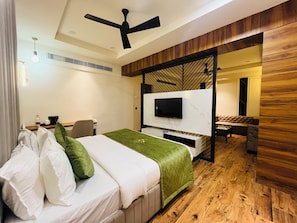 Studio Suite Executive | Bộ đồ giường cao cấp, minibar, bàn 